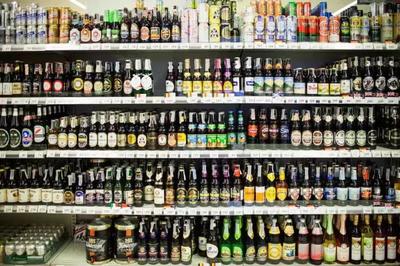 上線三個月客單價飆升三成，傳統批發市場里的小酒鋪如何逆襲成為行業黑馬？